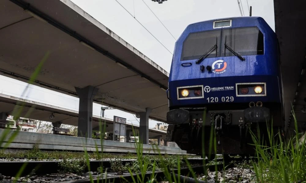 Πρωτοφανές περιστατικο στην Λειβαδιά: Τρένο έσερνε για αρκετά μέτρα γυναίκα που πιάστηκε στις πόρτες